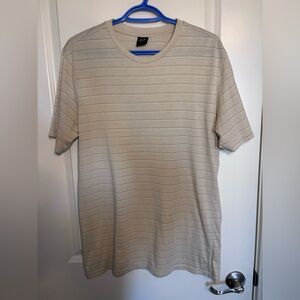 Oakley Men's Short-Sleeve Crew Neck Tee in Light Beige Stripe “regular fit”